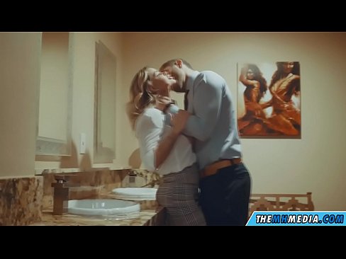 ❤️ Ko'krakli sarg'ish sizni jamoat hojatxonasida yo'ldan ozdirganda ❌ Super porno uz.pornma-com.ru ️❤